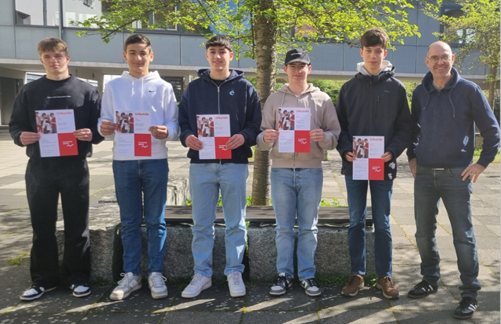 Börsenprofis des BSZ Waldkirch zeigen Nervenstärke in turbulenten Zeiten